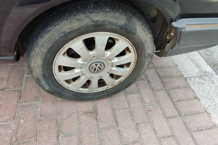 Used Volkswagen Santana Classic 2007 1.8L Jingchang Model Right Front Wheel Hub