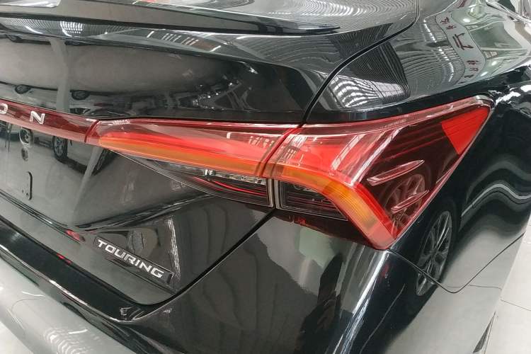 Used Toyota Avalon 2019 2.5L Touring Premium Version China VI Standard