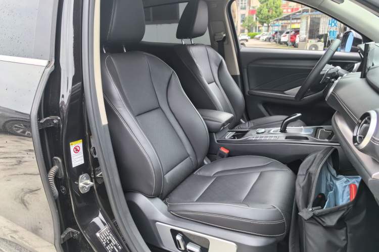 Used Wey VV6 2018 2.0T Two-Wheel-Drive Ultra-Luxury Version China V Standard