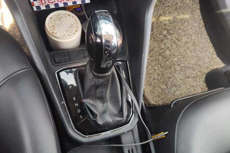 Used Volkswagen Jetta 2017 1.5L Automatic Comfort Model Gear Lever