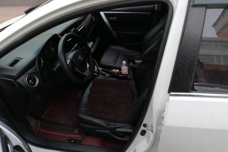 Used Toyota Corolla 2016 Dual-Engine 1.8L E-CVT Elite Edition Left Front Seat