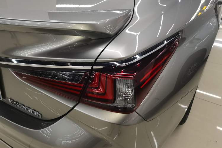 Used Lexus ES 2021 300h Excellence Edition