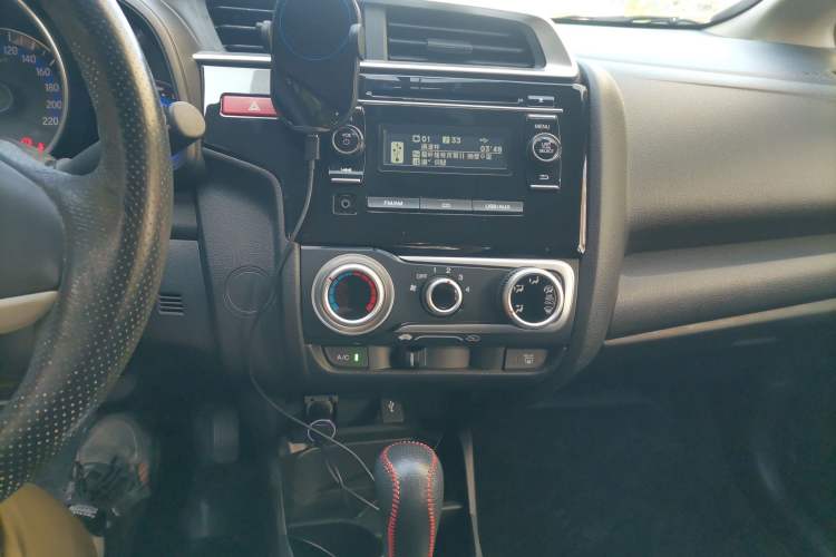 Used Honda Fit 2014 1.5L SE CVT Fashion Model
