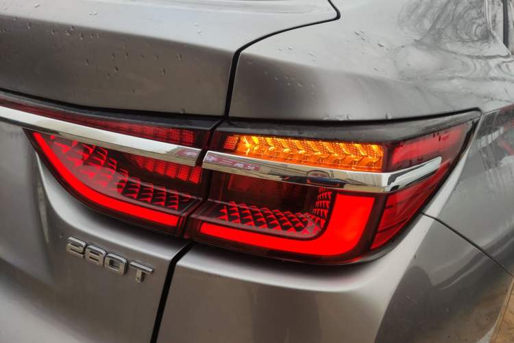 Used Changan CS85 COUPE 2019 1.5T DCT Version China VI Standard