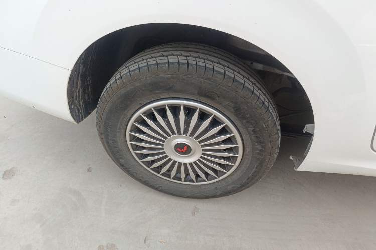 Used Wuling Hongguang New Energy 2025 Extended-Range Hybrid 50 km Standard Version Exterior 5