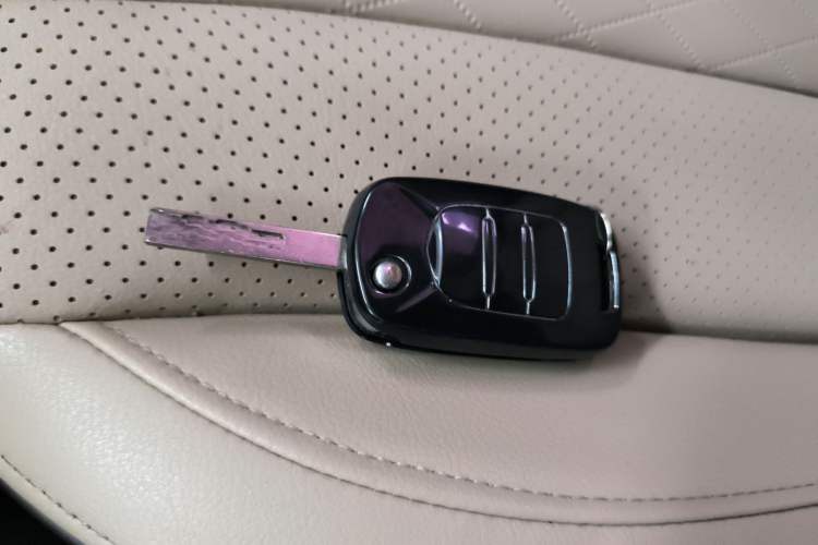 Used Baojun 310W 2017 1.5L Manual Fashion Model China V
