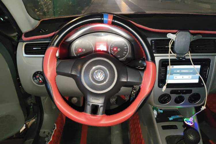 Used Volkswagen Bora 2011 1.6L Manual Fashion Edition
