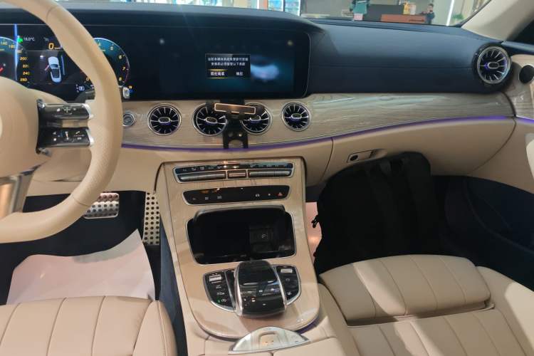 Used Mercedes-Benz E-Class 2023 Facelift E 260 4MATIC Convertible Coupe Audio And AC Panel