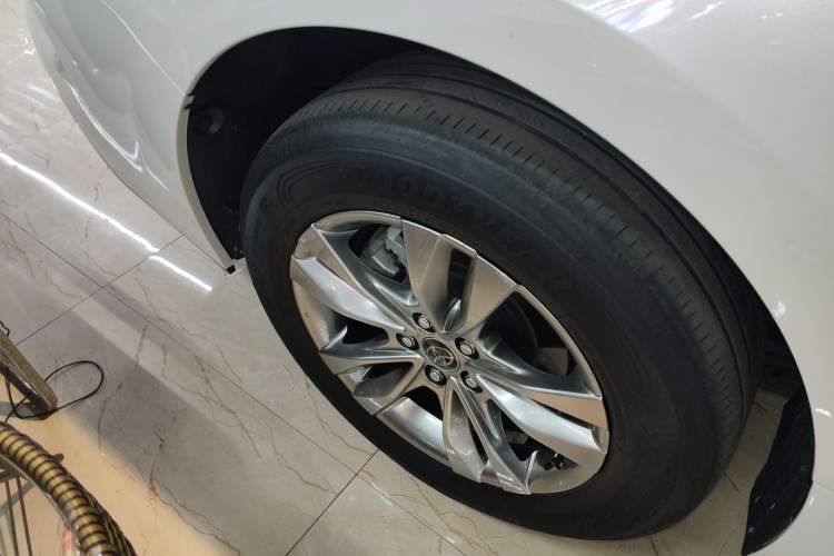 Used Toyota SIENNA 2024 2.5L Hybrid Four-Wheel Drive Prestige Edition Exterior 5