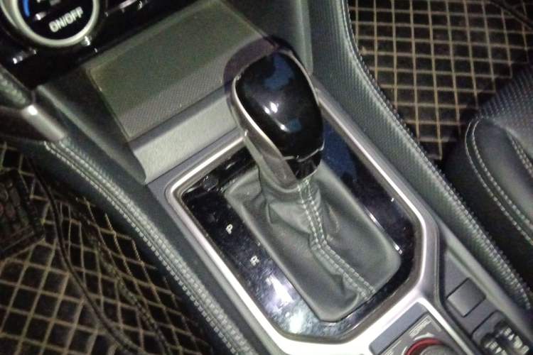 Used Subaru Forester 2019 2.0i Luxury Edition EyeSight Gear Lever