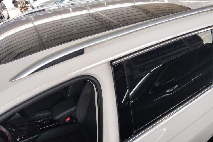 Used Volkswagen Tiguan L 2019 Updated Version 330TSI Automatic Two-Wheel Drive Panoramic Comfort Edition China VI Standard