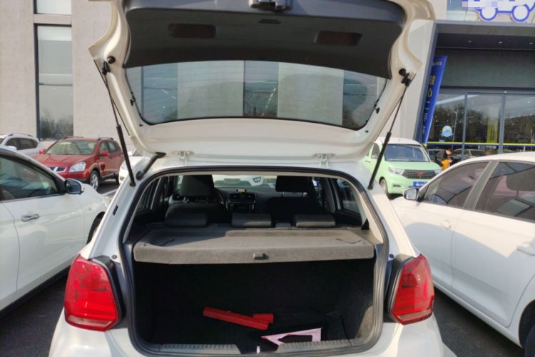 Used Volkswagen Polo 2014 1.4L Manual Fashion Edition Trunk