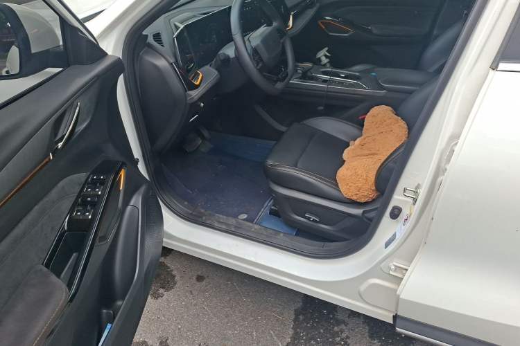 Used CHANGAN OSHAN X5 PLUS 2023 Revised 1.5T DCT Excellence Edition