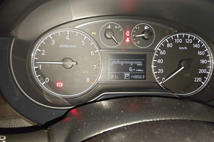 Used Nissan Tiida 2014 1.6L CVT Cool Cafe Edition