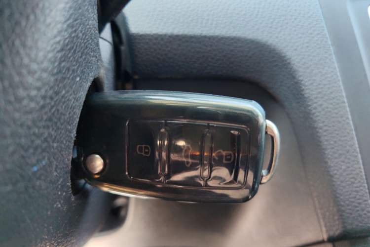 Used Volkswagen Santana 2015 1.6L Automatic Comfort Edition
