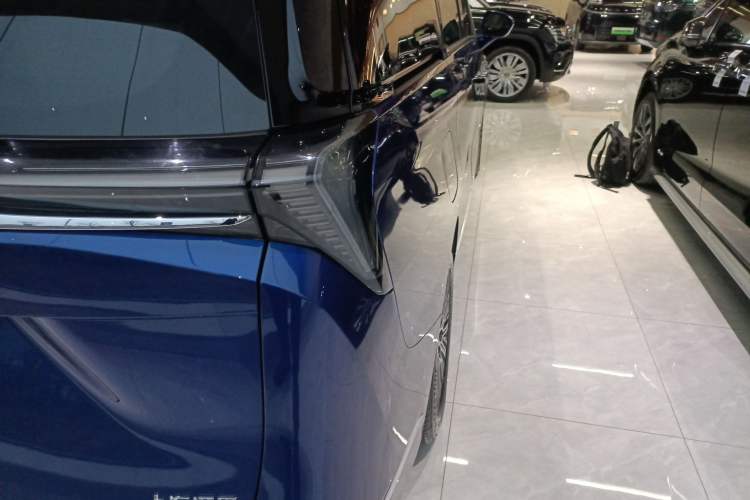 Used Buick GL8 New Energy 2024 Lu Zun Luxury Edition 6-Seater
