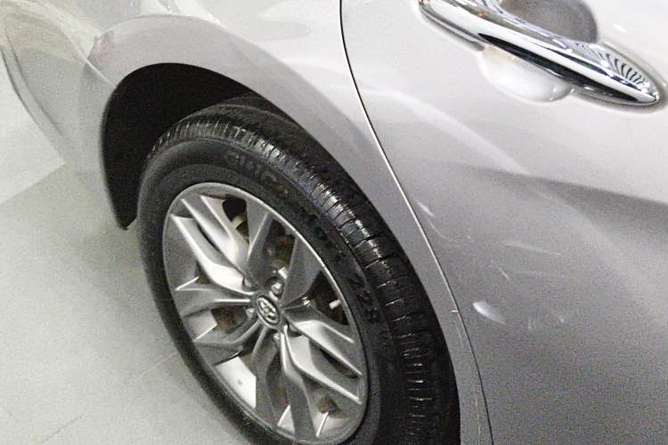 Used Toyota Avalon 2019 Dual-Engine 2.5L Luxury Edition China VI Standard
