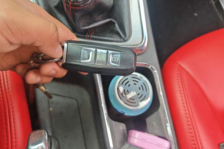 Used Baojun 560 2015 1.8L manual luxury version
