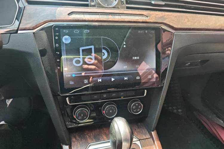 Used Volkswagen Magotan 2018 330TSI DSG Advanced Model Audio And AC Panel