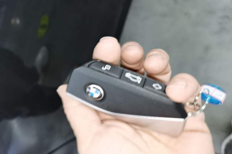 Used BMW i5 2024 eDrive 35L Luxury Package Vehicle Key