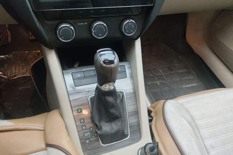 Used Skoda Octavia 2016 1.6L Automatic Smart Drive Edition
