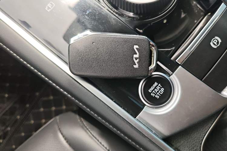 Used Kia Sportage (Chinese Domestic Model) 2023 2.0T Two-Wheel-Drive Prestige Edition
