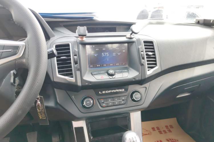 Used Leopaard Q6 2015 2.4L Manual 4x4 Excellence Edition
