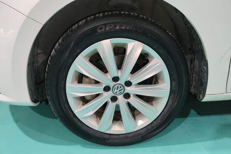 Used Volkswagen Bora 2019 Facelift Bora·Legend 1.5L Automatic Fashion Edition China VI Standard Left Front Wheel Hub