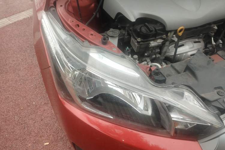 Used Toyota YARiS L Zhi Xuan 2014 1.5G Automatic Xuan Dong Edition Right Front Headlight