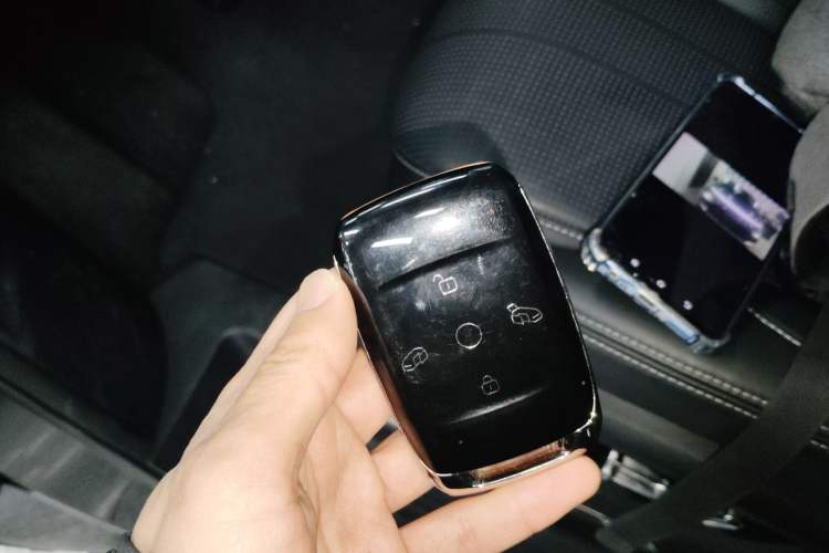 Used Geely Galaxy LEVC L380 2024 100 kWh 6-Seater Two-Wheel Drive Air
