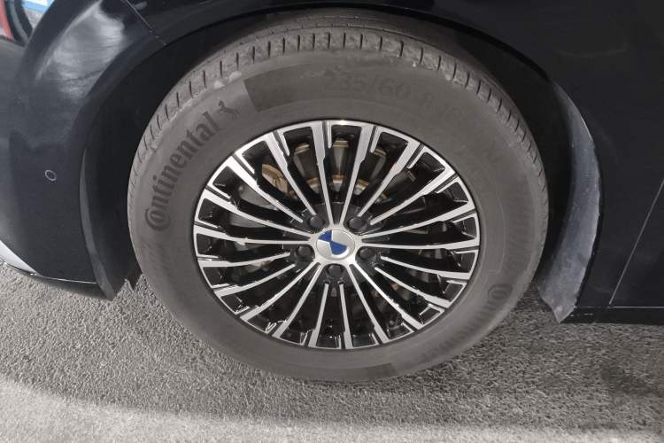 Used Denza D9 2024 DM-i 980 Four-Wheel Drive Prestige Model Exterior 4