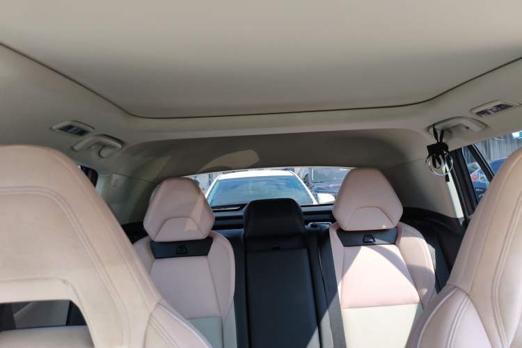 Used Lynk & Co 06 2021 1.5T Shero Pink Special Edition