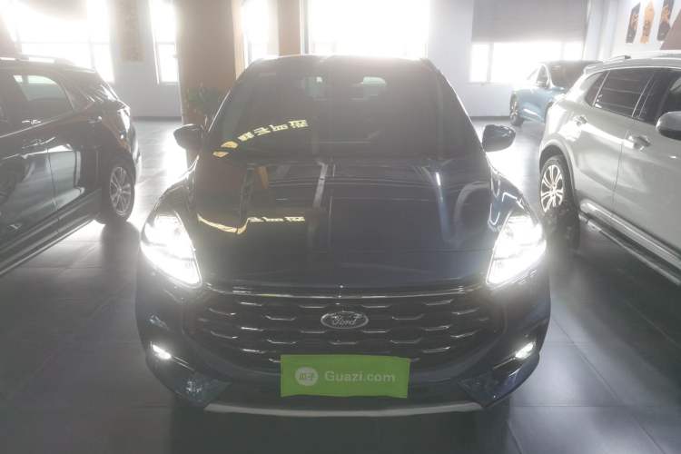 Used Ford Escape 2020 EcoBoost 245 Four-Wheel Drive Luxury Edition
