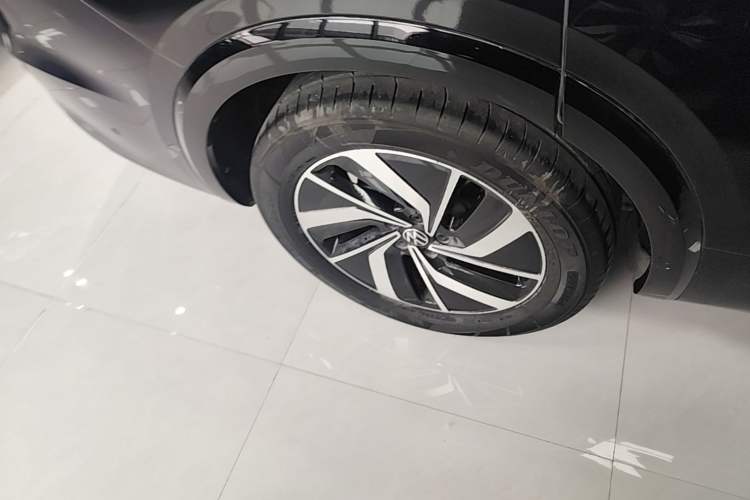 Used Volkswagen Viloran 2024 380TSI Luxury Edition
