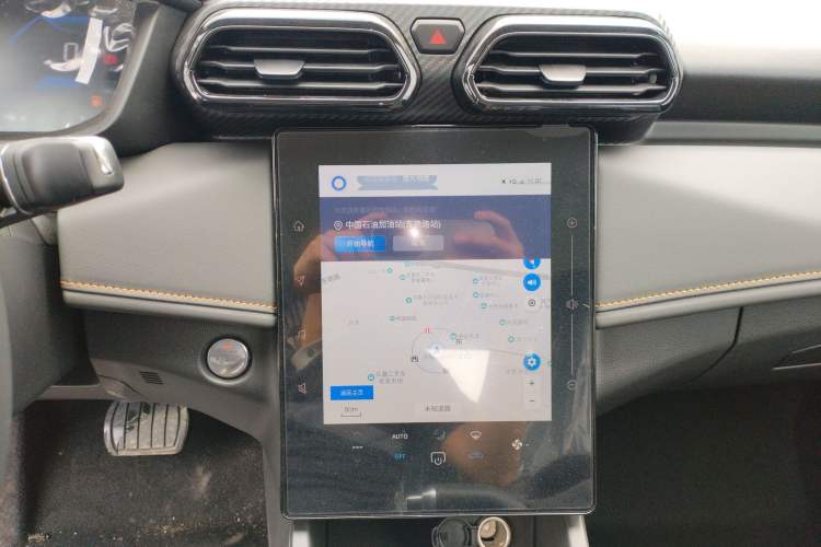 Used Dongfeng Aeolus Yixuan 2025 1.5L Automatic Luxury Version Audio And AC Panel