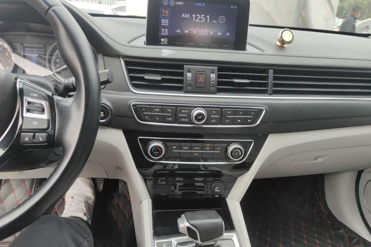 Used FORTHING Joyear S50 2017 1.6L CVT Luxury Model