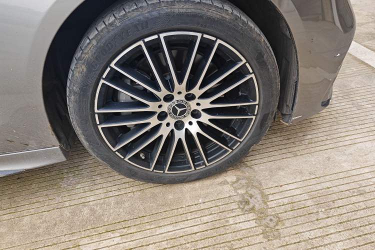 Used Mercedes-Benz C-Class 2024 Second Facelift C 260 L Sport Edition
