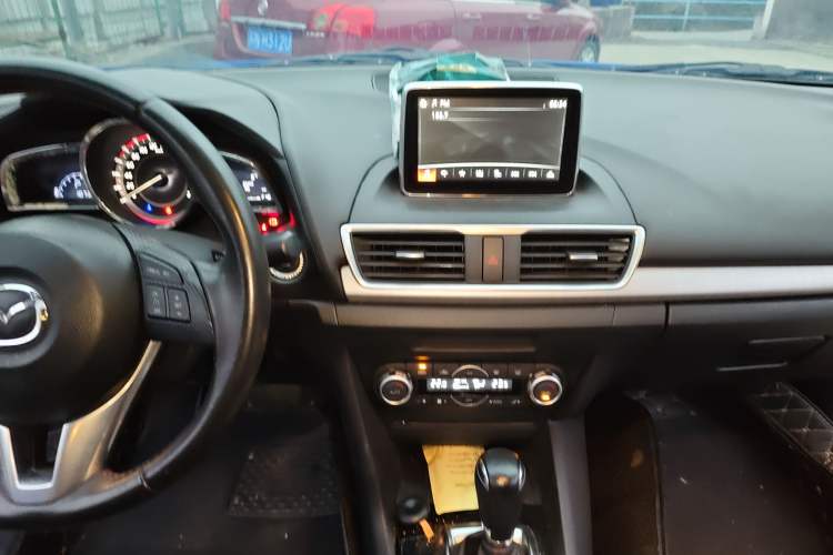 Used Mazda Mazda 3 Axela 2014 Sedan 2.0L Automatic Sport Model
