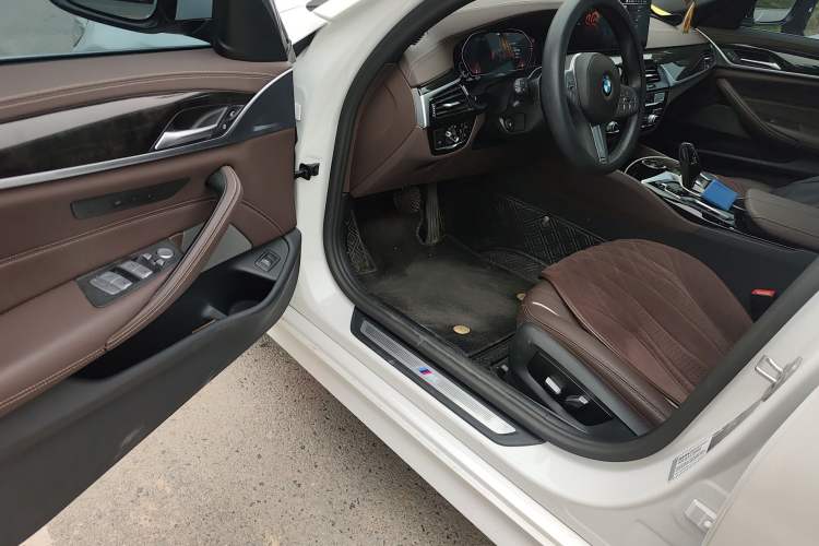 Used BMW 5 Series 2022 Restyled 525Li M Sport Package
