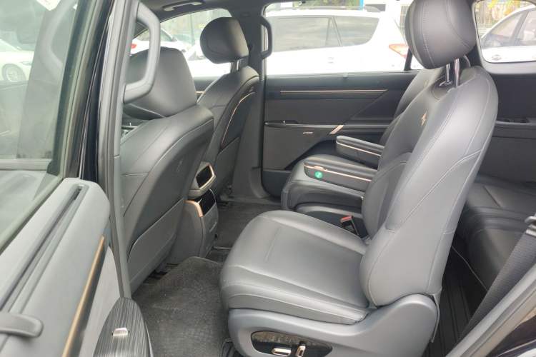 Used Dongfeng eπ eπ008 2024 210Max Range-Extended Version 6 Seats
