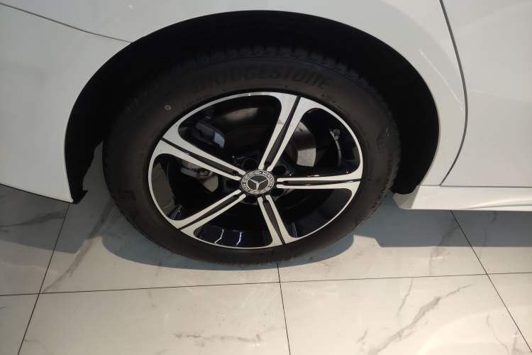 Used Mercedes-Benz A-Class 2022 Revised Version A 200 L Sport Sedan Fashionable Style