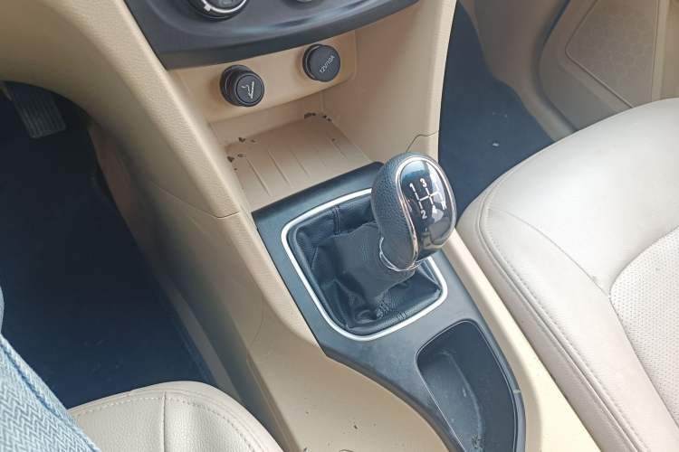 Used Baojun 730 2016 1.5L Manual Value Edition 7 Seats China V Emission Standard