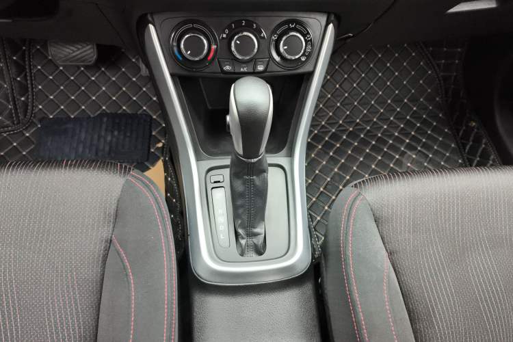 Used Suzuki S-Cross 2014 1.6L CVT Two-Wheel Drive Entry Model
