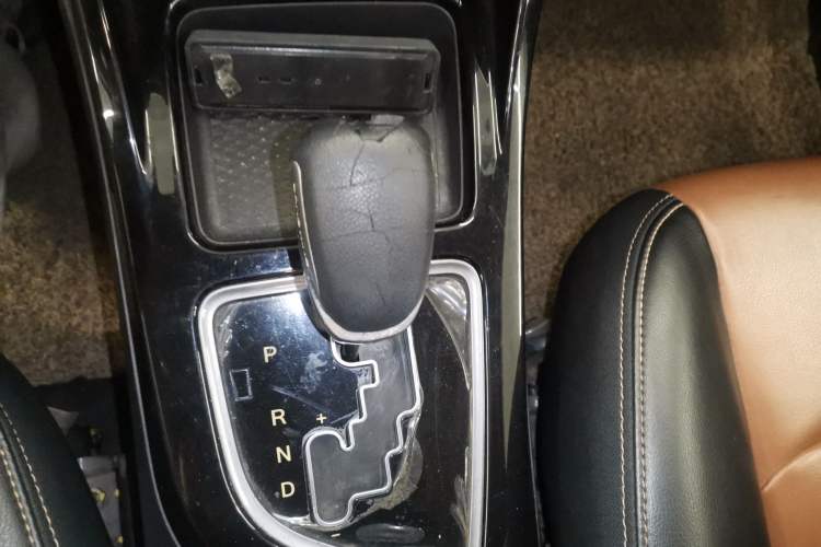 Used Land X2 2017 1.6L Automatic Sharp Edition Gear Lever