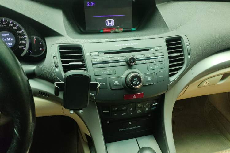 Used Honda Spirior 2009 2.4L Luxury Edition Audio And AC Panel