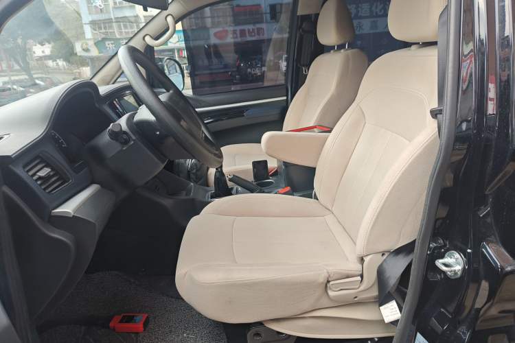 Used FORTHING Lingzhi 2023 M5L 1.6L Base Model 7 Seats