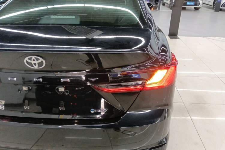 Used Toyota Camry 2024 Dual-Motor 2.0 HE Elite Edition
