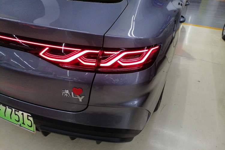 Used BYD Qin L 2024 DM-i 80KM Leading Model Right Rear Taillight