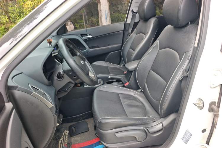 Used Hyundai ix25 2015 1.6L Automatic Two-Wheel Drive Smart GLS Trim Left Front Seat