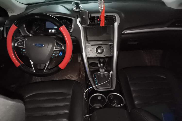 Used Ford Mondeo 2013 1.5L GTDi180 Fashion Edition Center Console